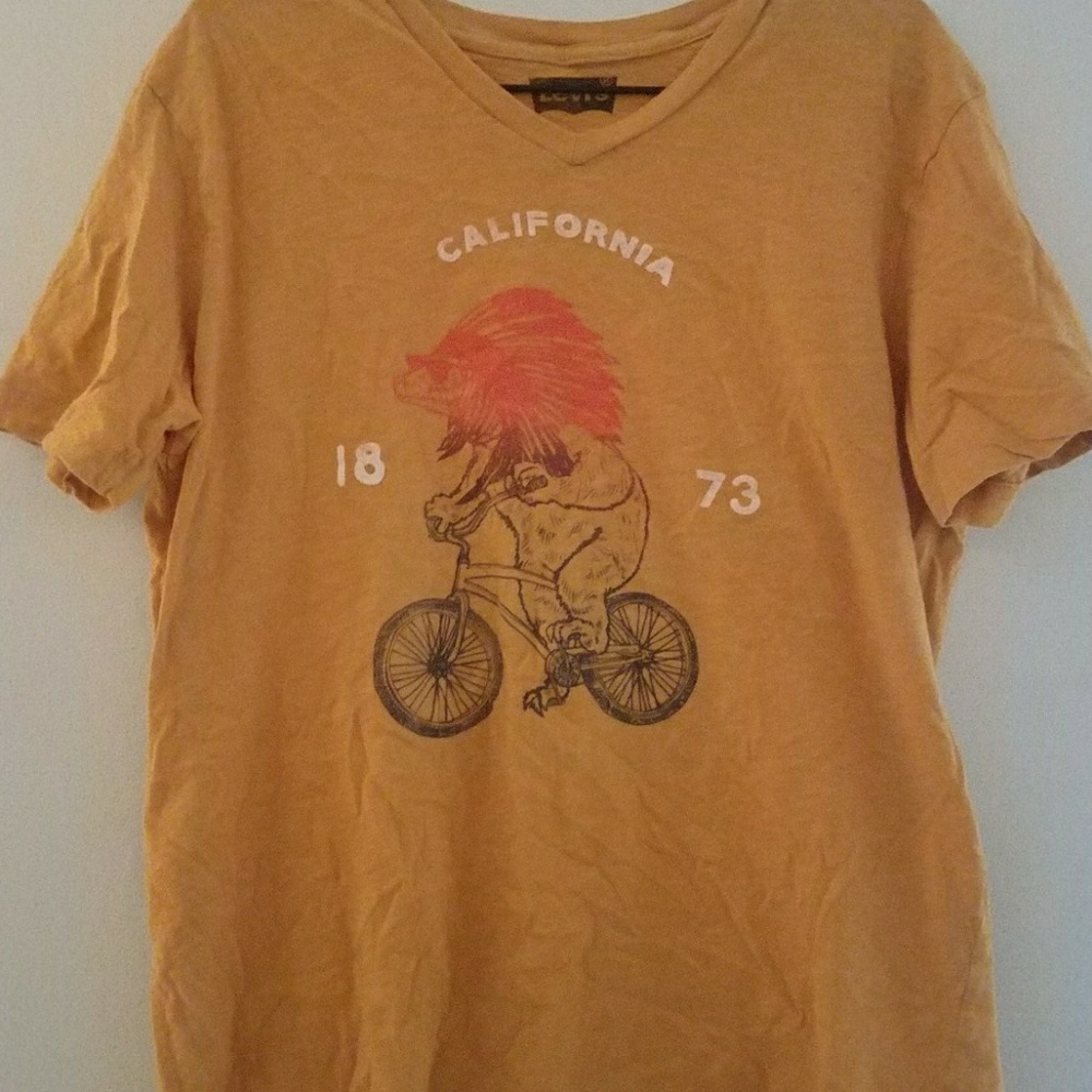 Levi short sleeve tshirt